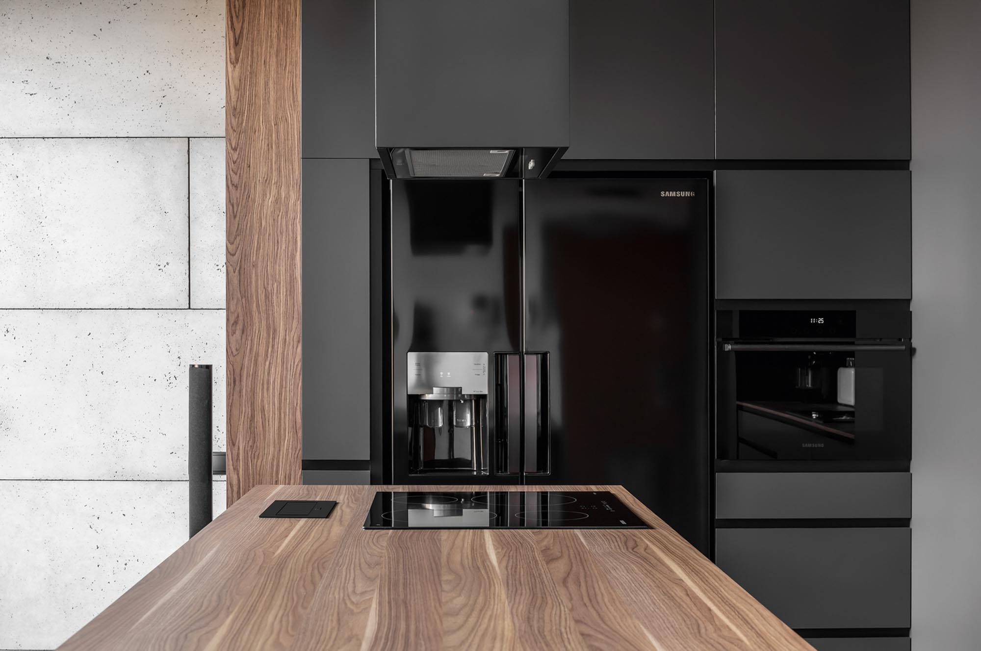 灰色牆壁木質廚房吧檯現代風設計