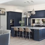 深藍色廚房壁面室內設計