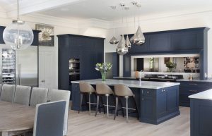 深藍色廚房壁面室內設計