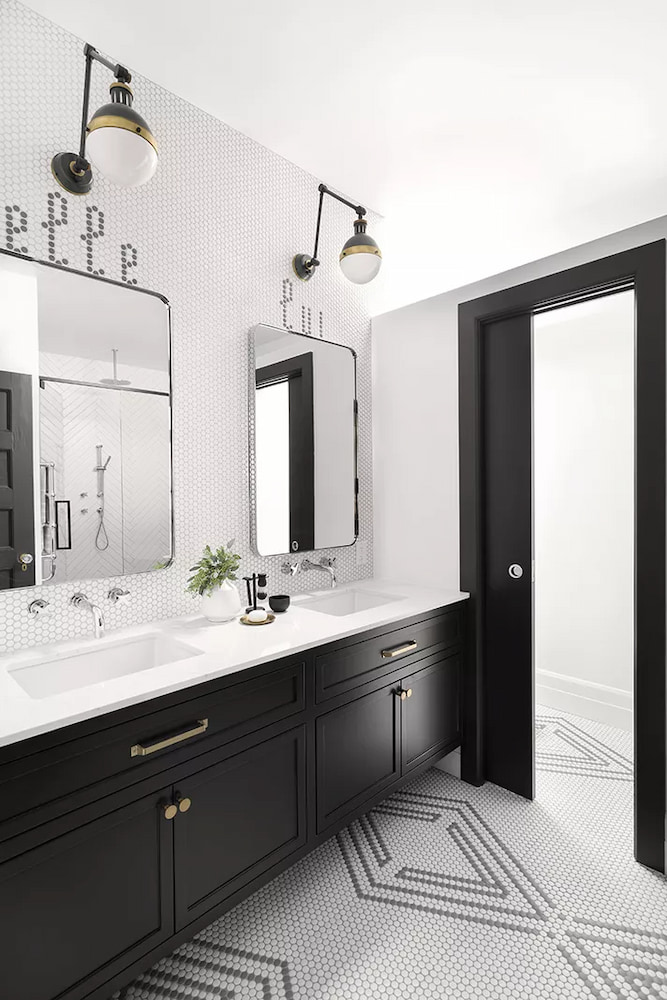 浴室設計裝潢馬賽克六角磚浴櫃洗手台壁燈鏡子拉門