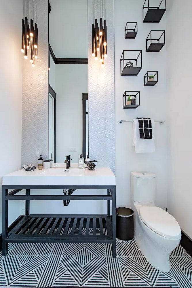 浴室設計裝潢磁磚地板置物架鏡面洗手台馬桶