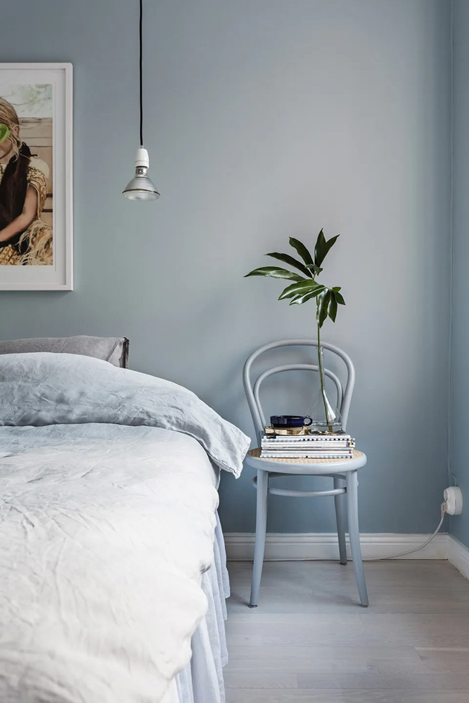 房間牆壁油漆顏色藍色床頭牆配色技巧