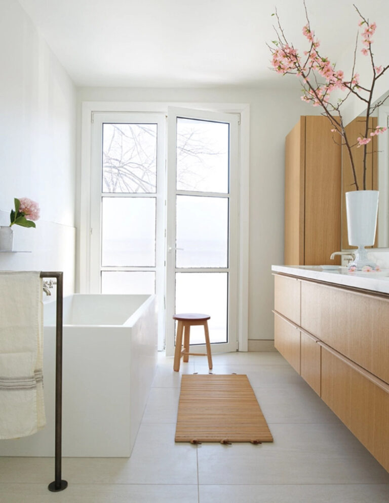 Japandi日式北歐風裝潢設計浴室浴缸櫻花植栽