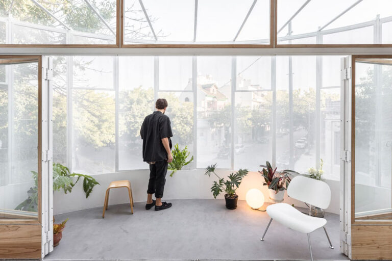 露台陽台設計裝潢佈置無接縫地板植物盆栽