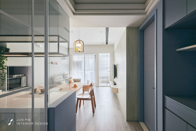 藍色開放式廚房看相客廳空間