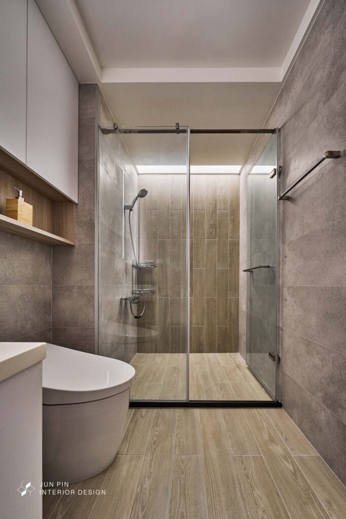 浴式運用木紋磚連結地板到牆壁
