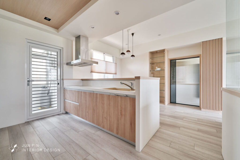 開放式廚房使用低櫃案例