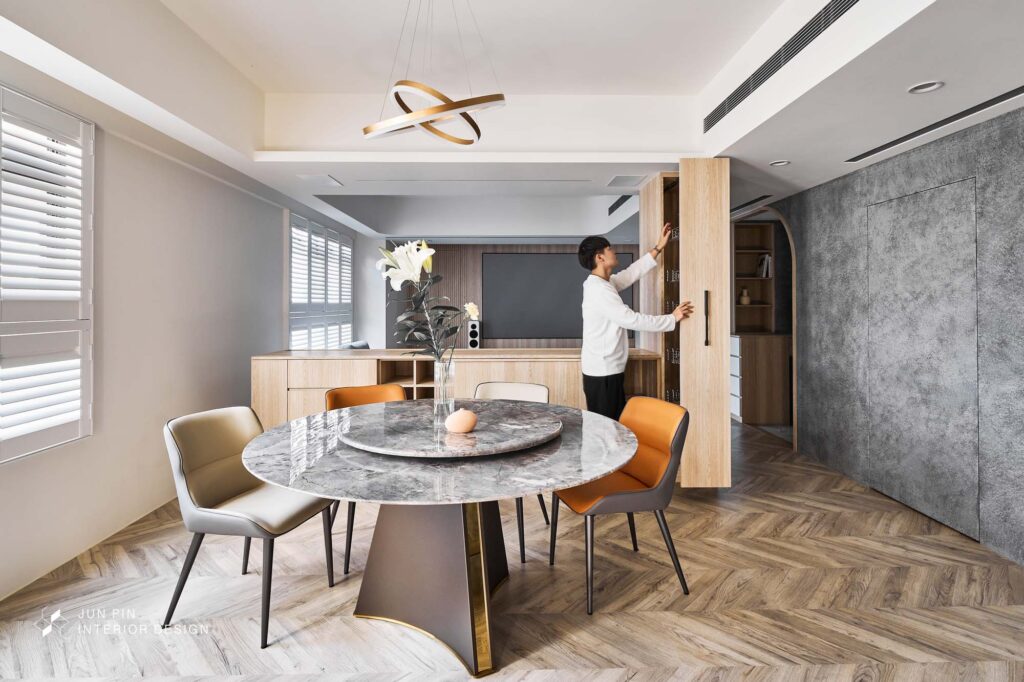 餐廚區也可以規劃收納用的儲藏區，包含大怪物等櫃體收納零食