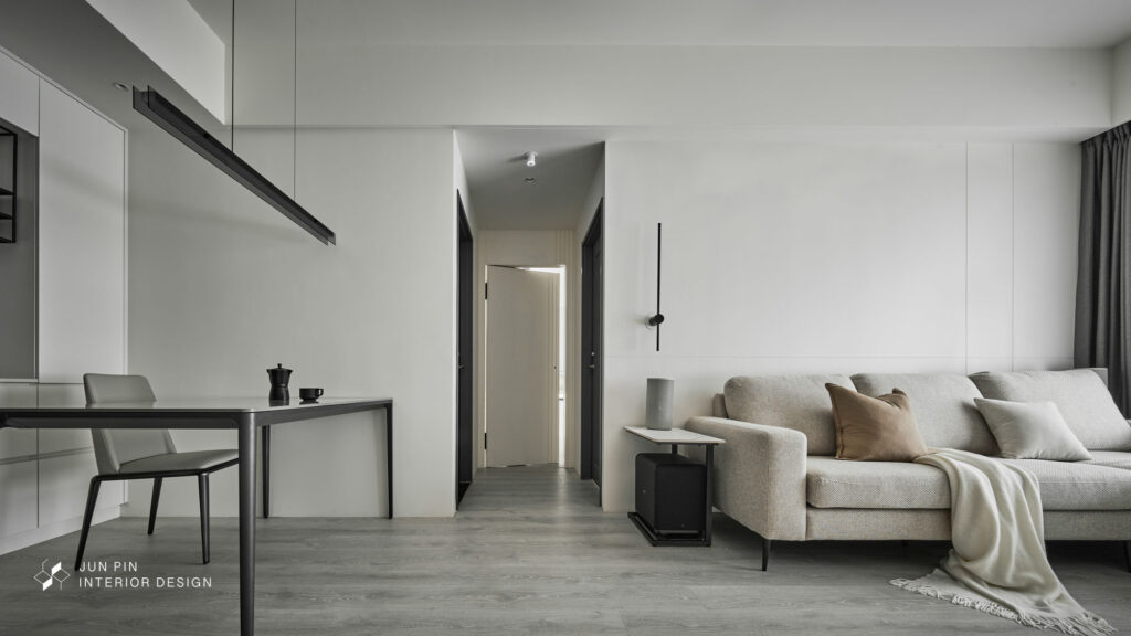 簡約現代客廳，鐵件元素提升空間線條感與個性風格