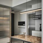 金屬質感讓家中多了現代率性的風格