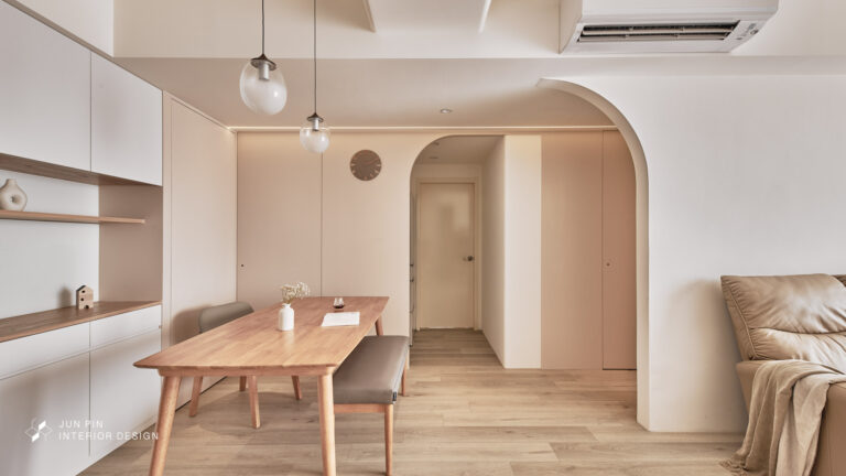 木質餐桌提升整體餐廳和公共空間的暖度