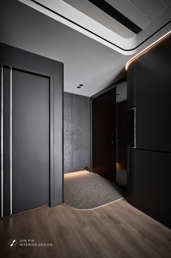 客人使用客製地毯製成落塵區