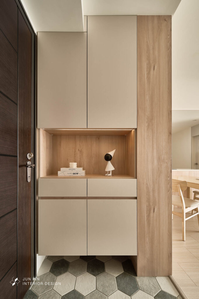 奶茶風格新成屋玄關櫃置物平台以及懸空櫃體設計