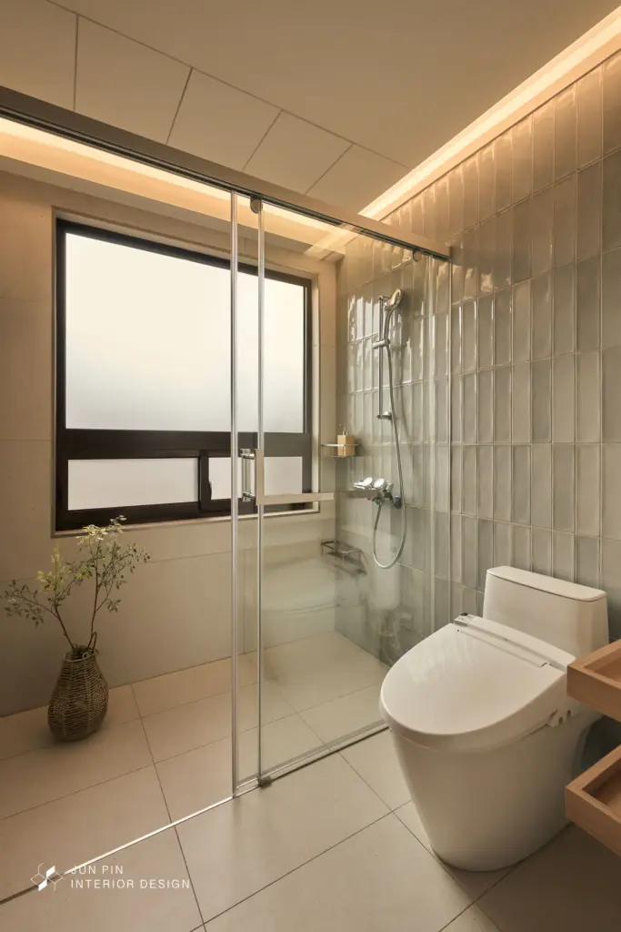 客浴牆面也用特色磁磚打造富有紋理感的視覺