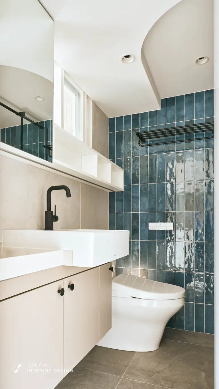 避免高亮面磁磚，乾濕區都要考量止滑效果