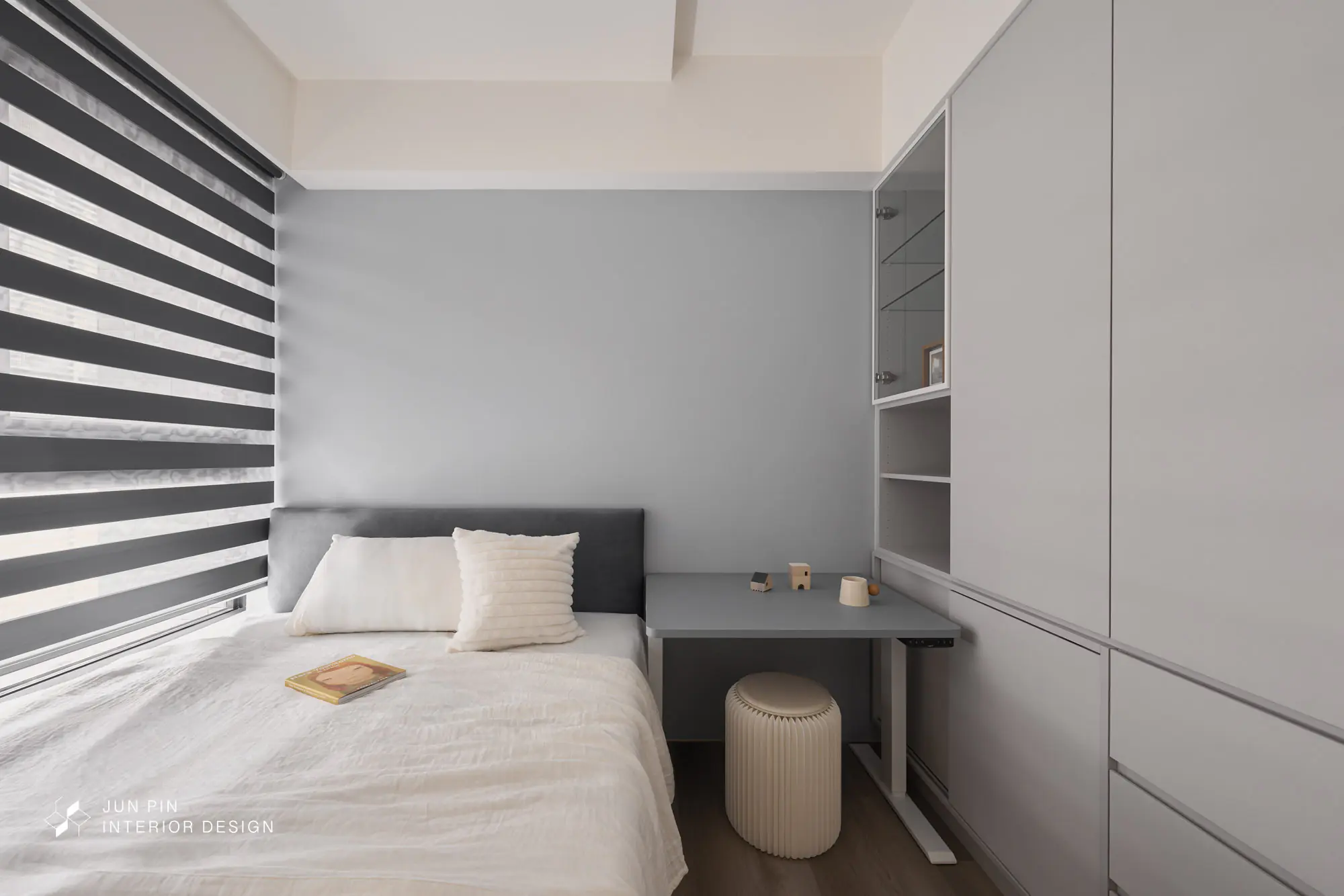 兒童房用藍色跳色帶出童趣