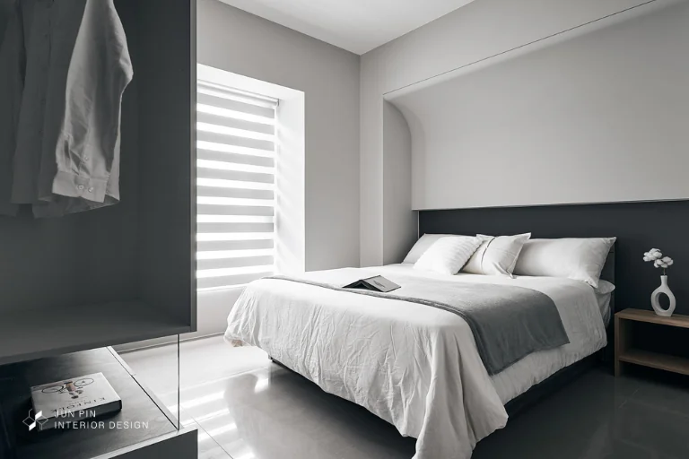 新北林口｜把影子剪成了斑馬線 25坪現代黑灰白宅